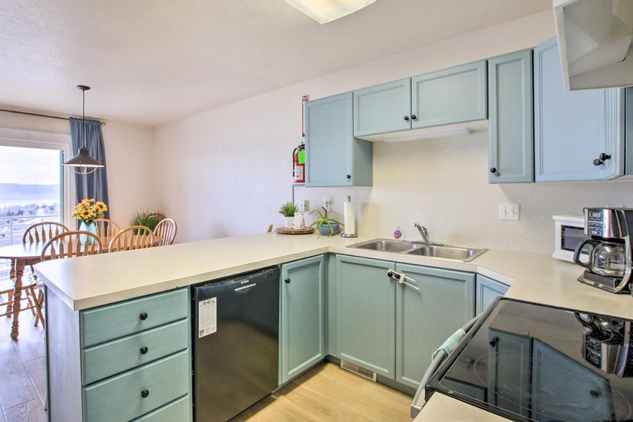 Spacious Garden City Townhome With Lake Views! Екстер'єр фото