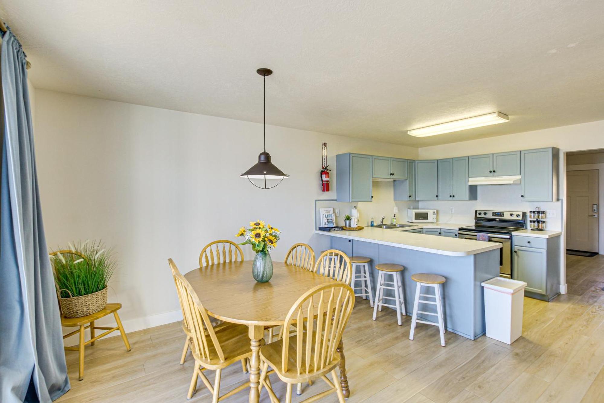 Spacious Garden City Townhome With Lake Views! Екстер'єр фото